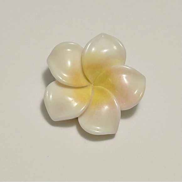 Accessories - Plumeria White and Yellow Hair Clip Hawaiian Flower (NWOT)
